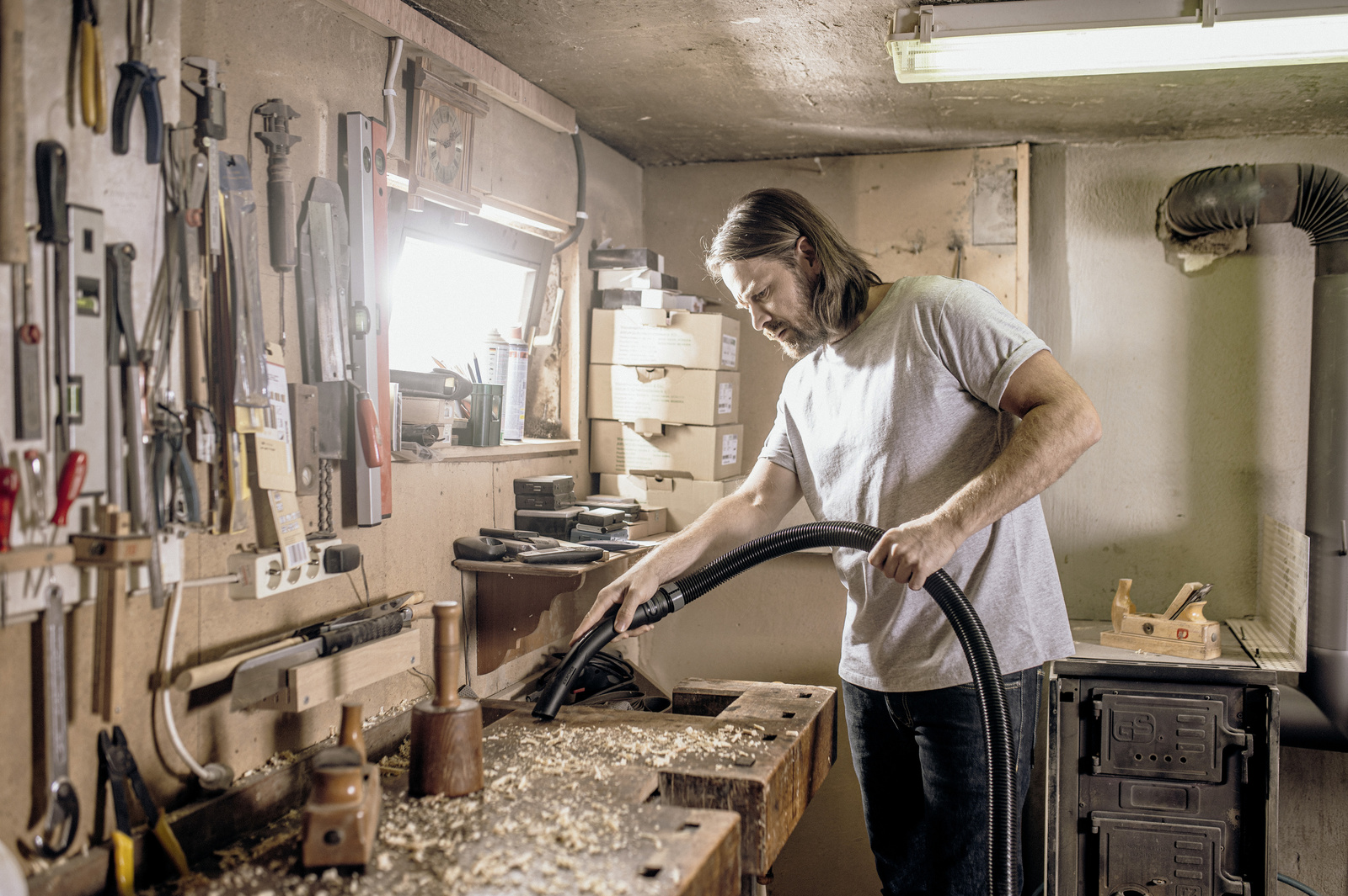 WD_curved_handle_workbench_app_02_CI20_96-dpi-jpg